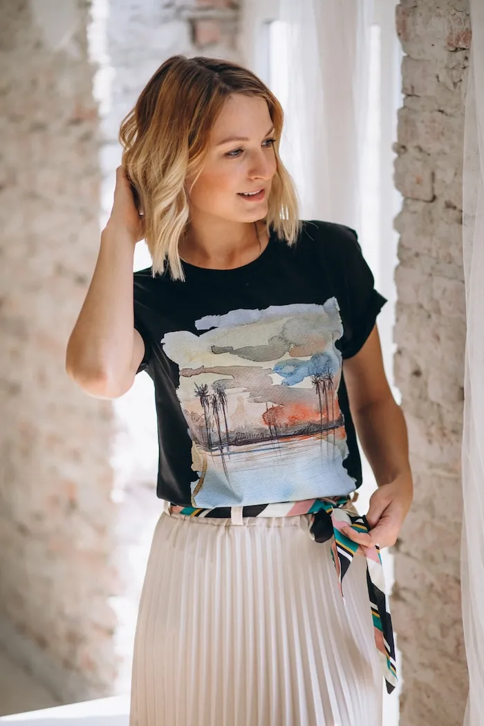 pretty-woman-wearing-tshirt
